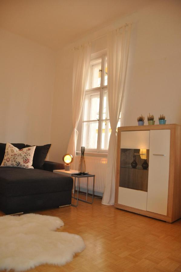 Wunderschone Altbauwohnung In Zentraler Lage Wien Exterior photo